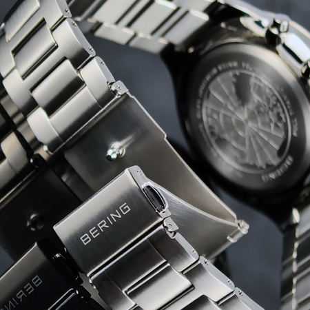 BERING CLASSIC TITANIUM 11743-704