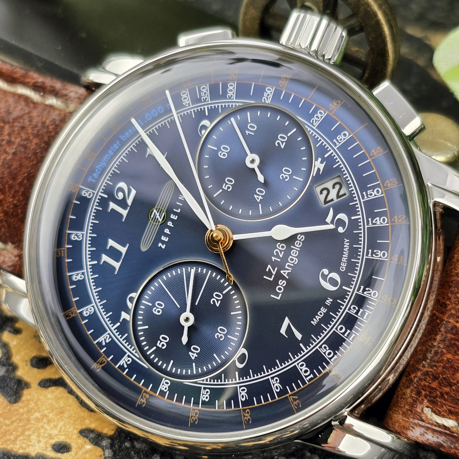Zegarek Zeppelin 76143 - widok z przodu